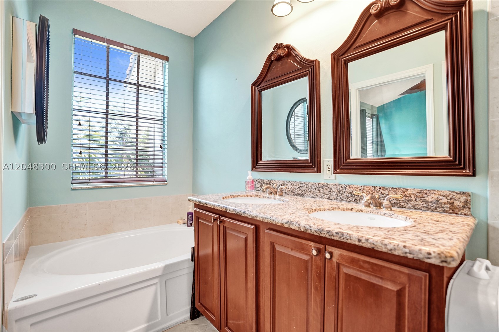OCEAN CAY - Residential