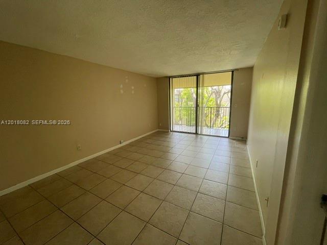 PROMENADE AT KENDALE LAKE - Residential