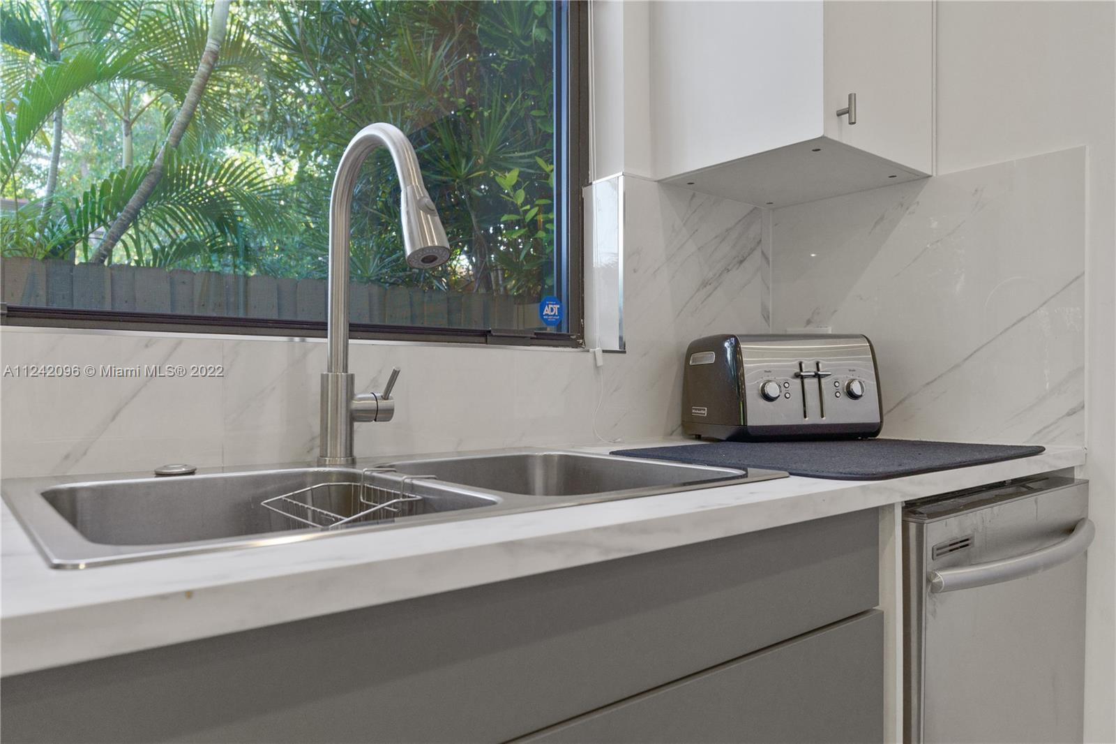 AVALON SUB - Residential Lease