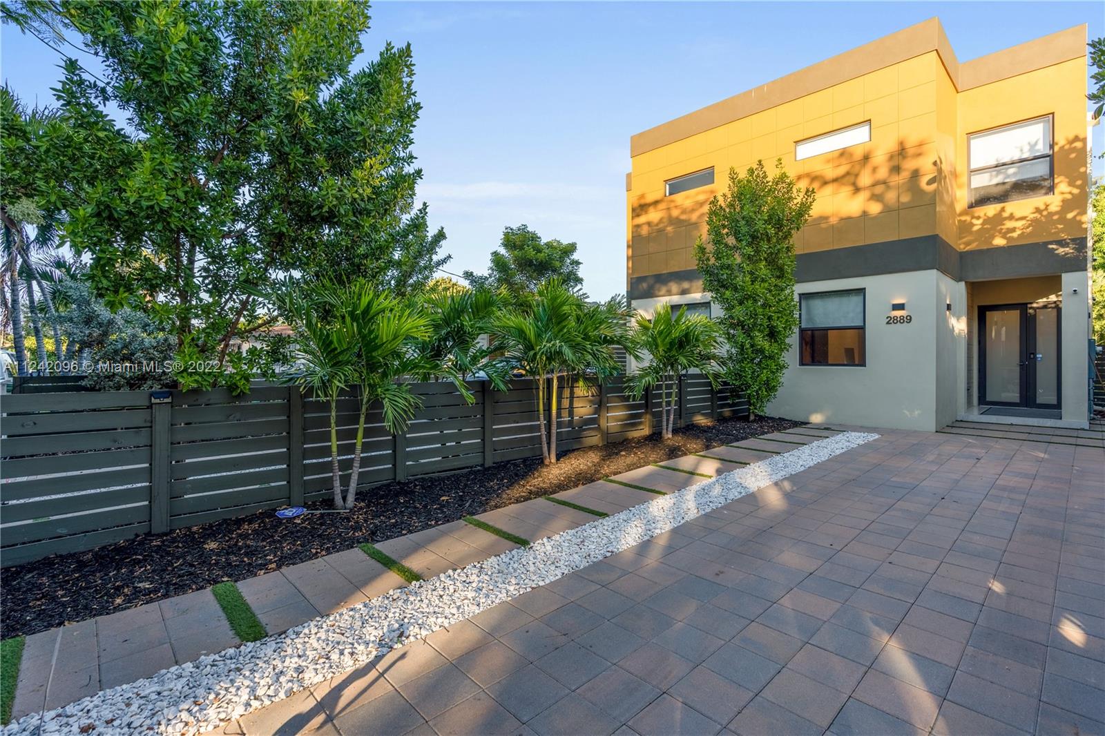 AVALON SUB - Residential Lease