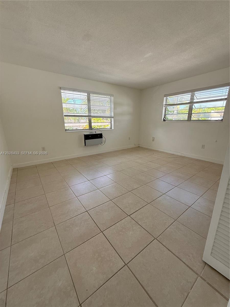 MIAMI SHORES SEC 3 - Residential Lease