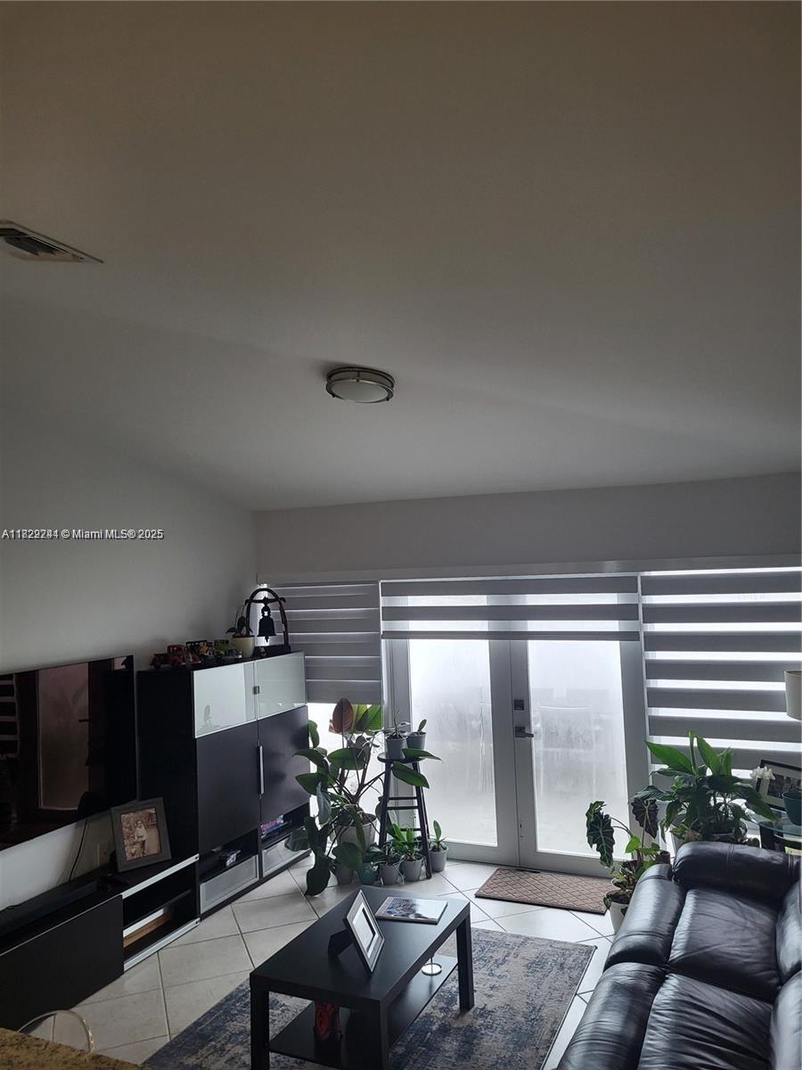 BRIGHTONS MEADOW LANDINGS - Residential Lease