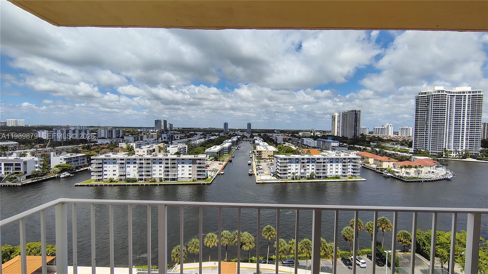 WINSTON TOWERS 700 CONDO - Residential