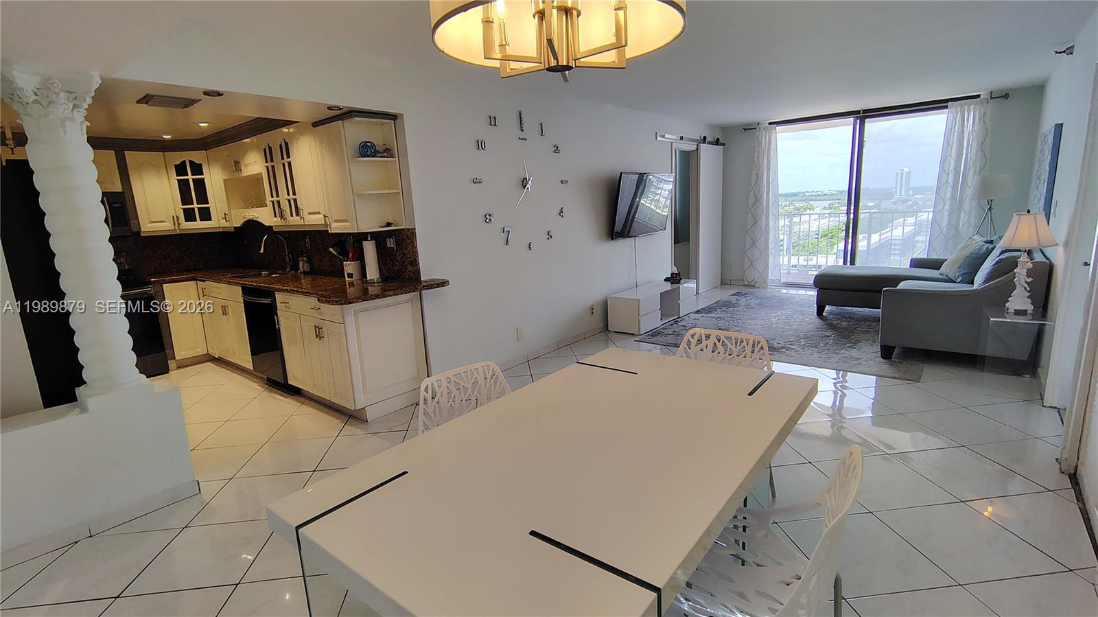 WINSTON TOWERS 700 CONDO - Residential
