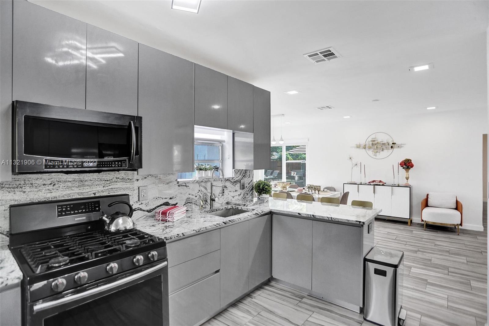MANANA - Residential