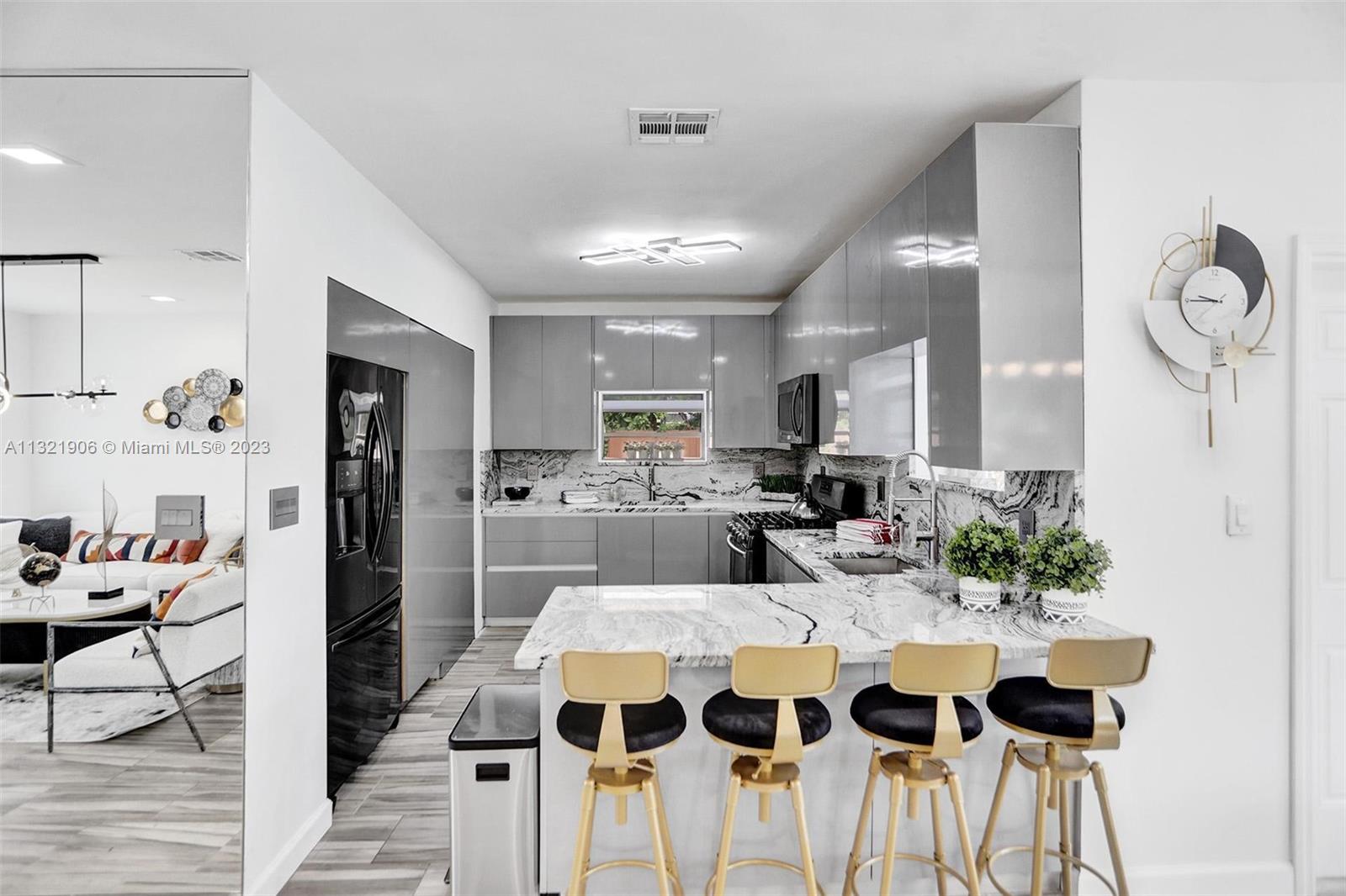 MANANA - Residential