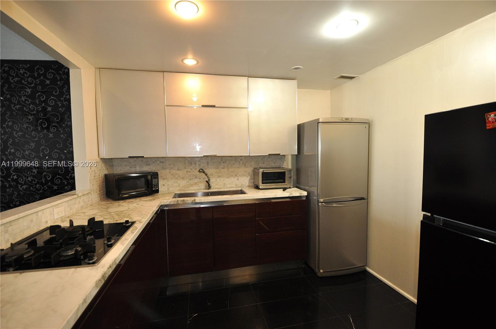 PARKER PLAZA CONDO ESTATE - Residential