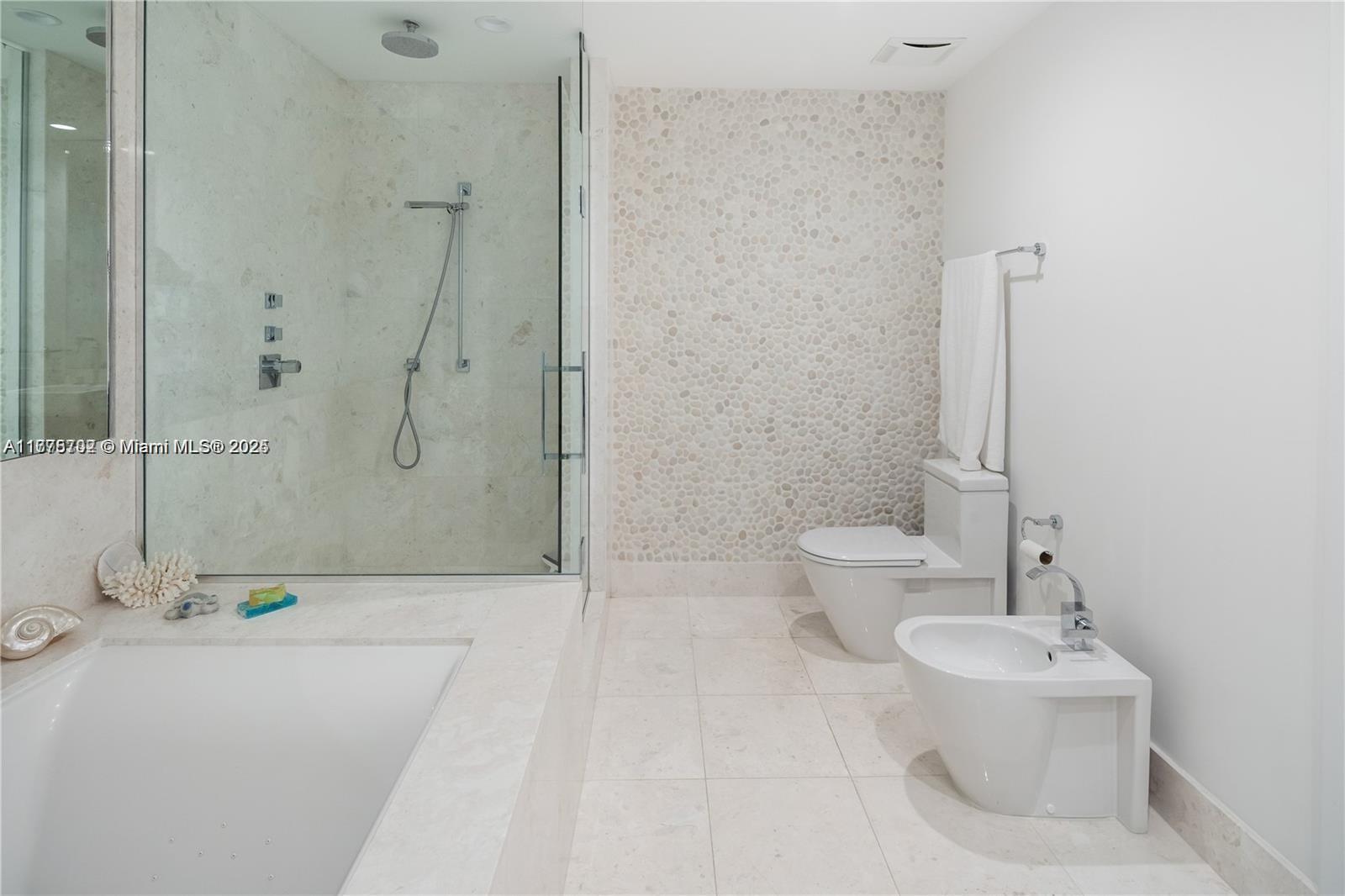JADE OCEAN CONDO - Residential