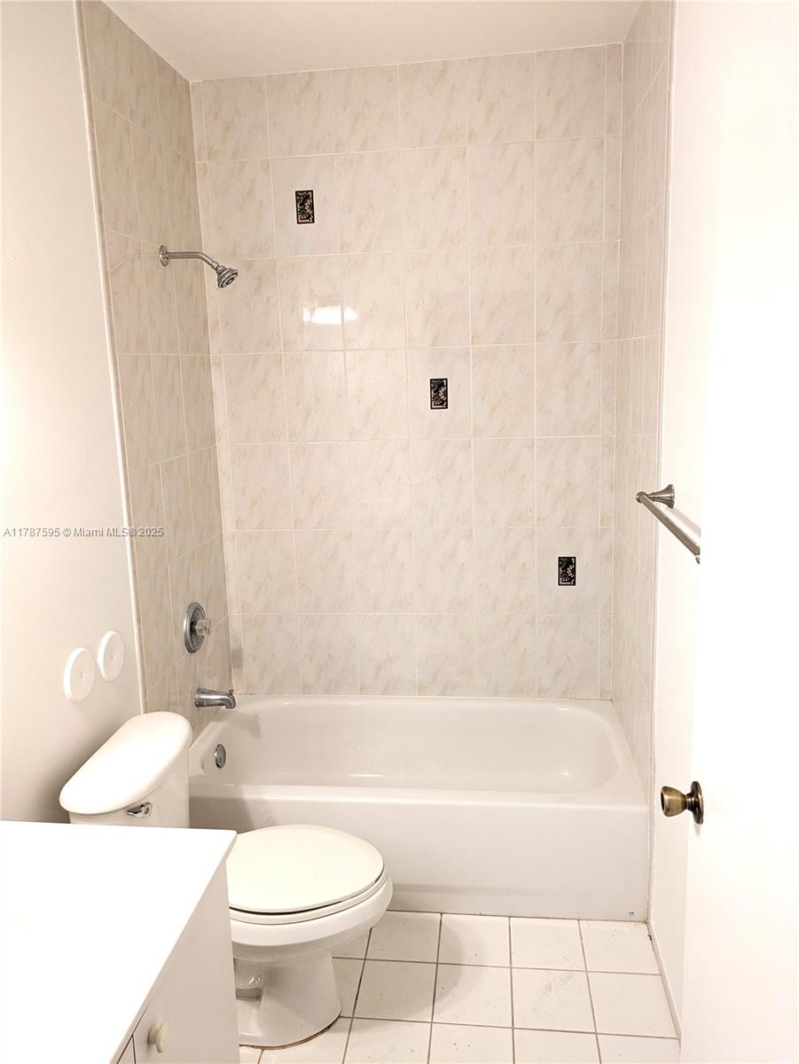 ANCHORAGE AT MIAMI LAKES - Residential Lease