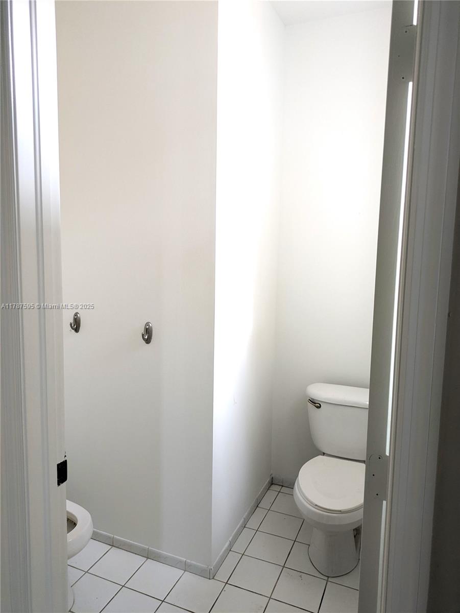 ANCHORAGE AT MIAMI LAKES - Residential Lease