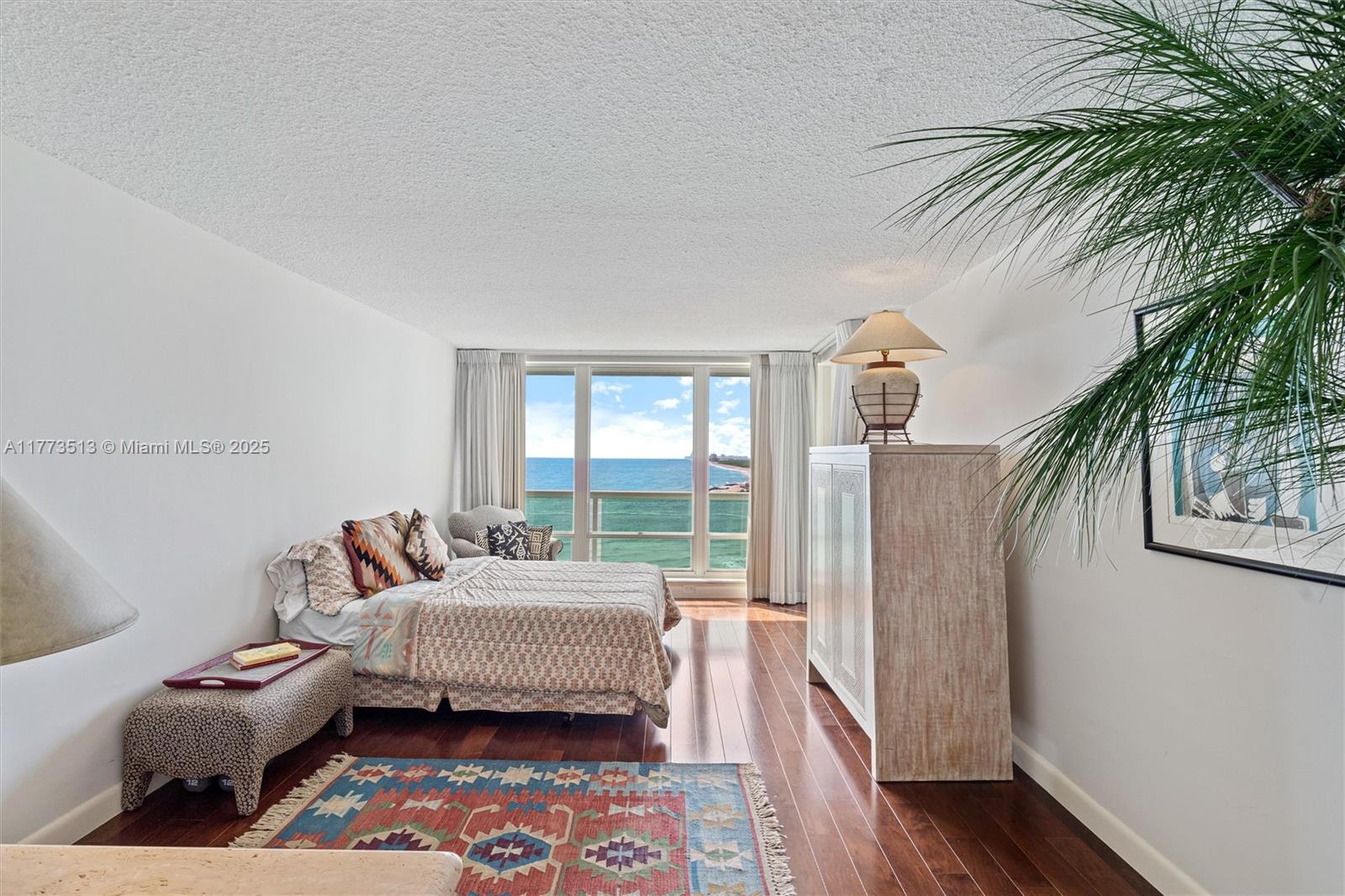 POINT OF AMERICAS - Residential