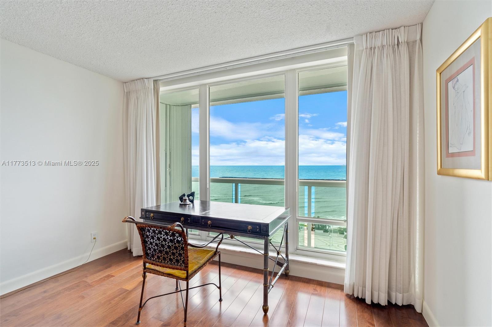 POINT OF AMERICAS - Residential