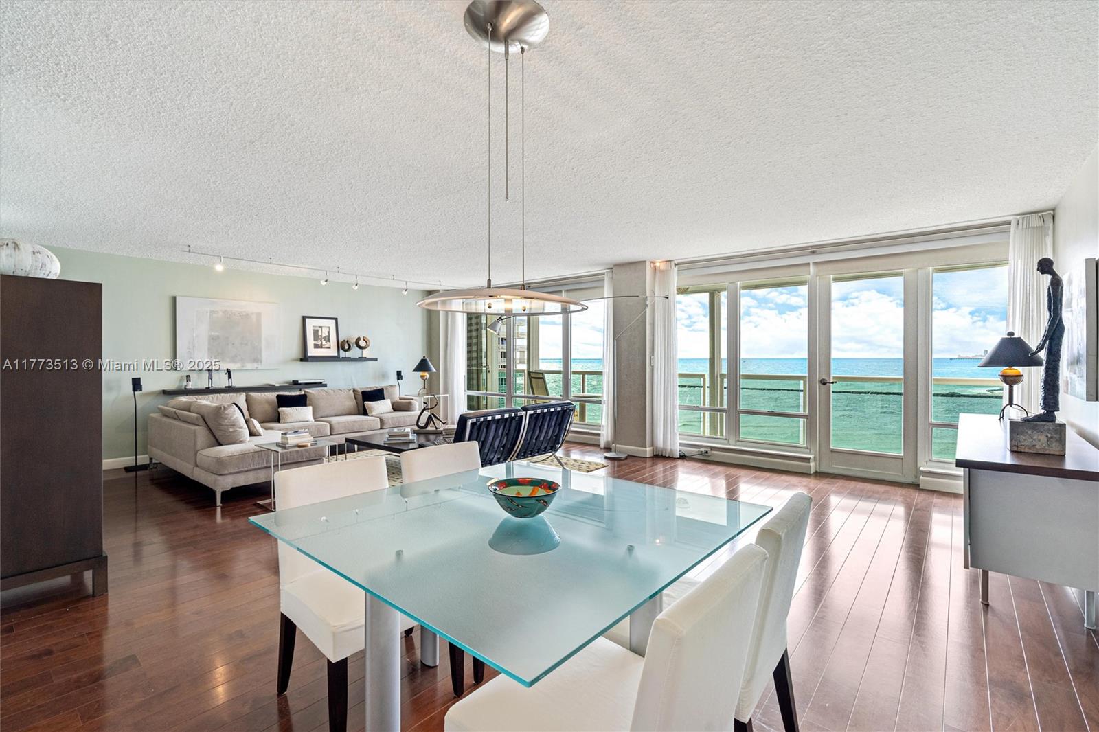 POINT OF AMERICAS - Residential