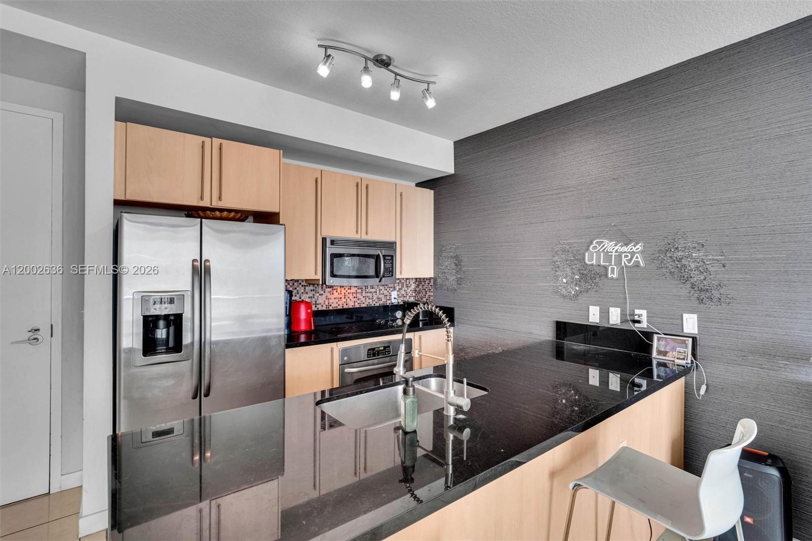 THE AXIS ON BRICKELL COND - Residential