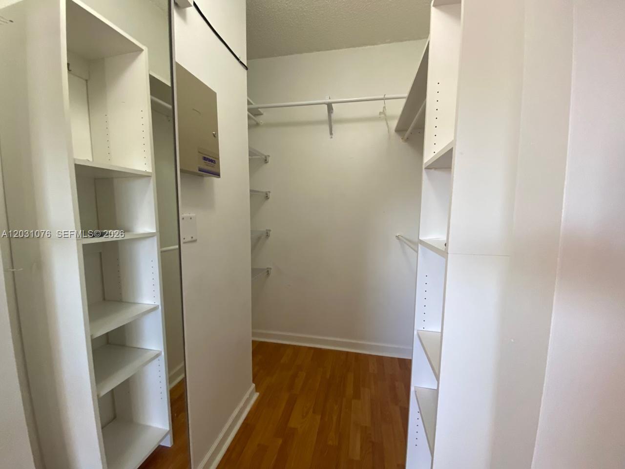 FOREST LAKES COUNTRY GARD - Residential Lease