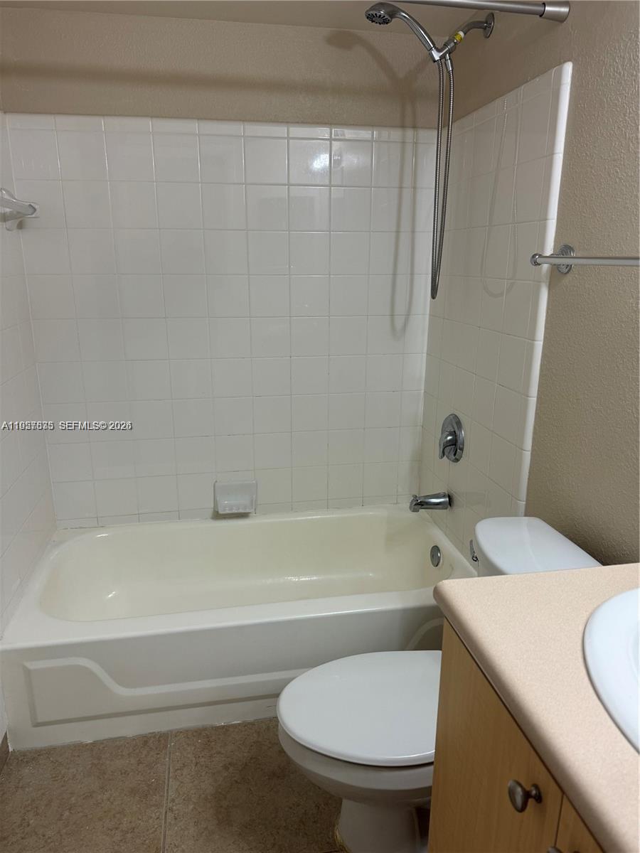 VISCONTI CONDO - Residential Lease