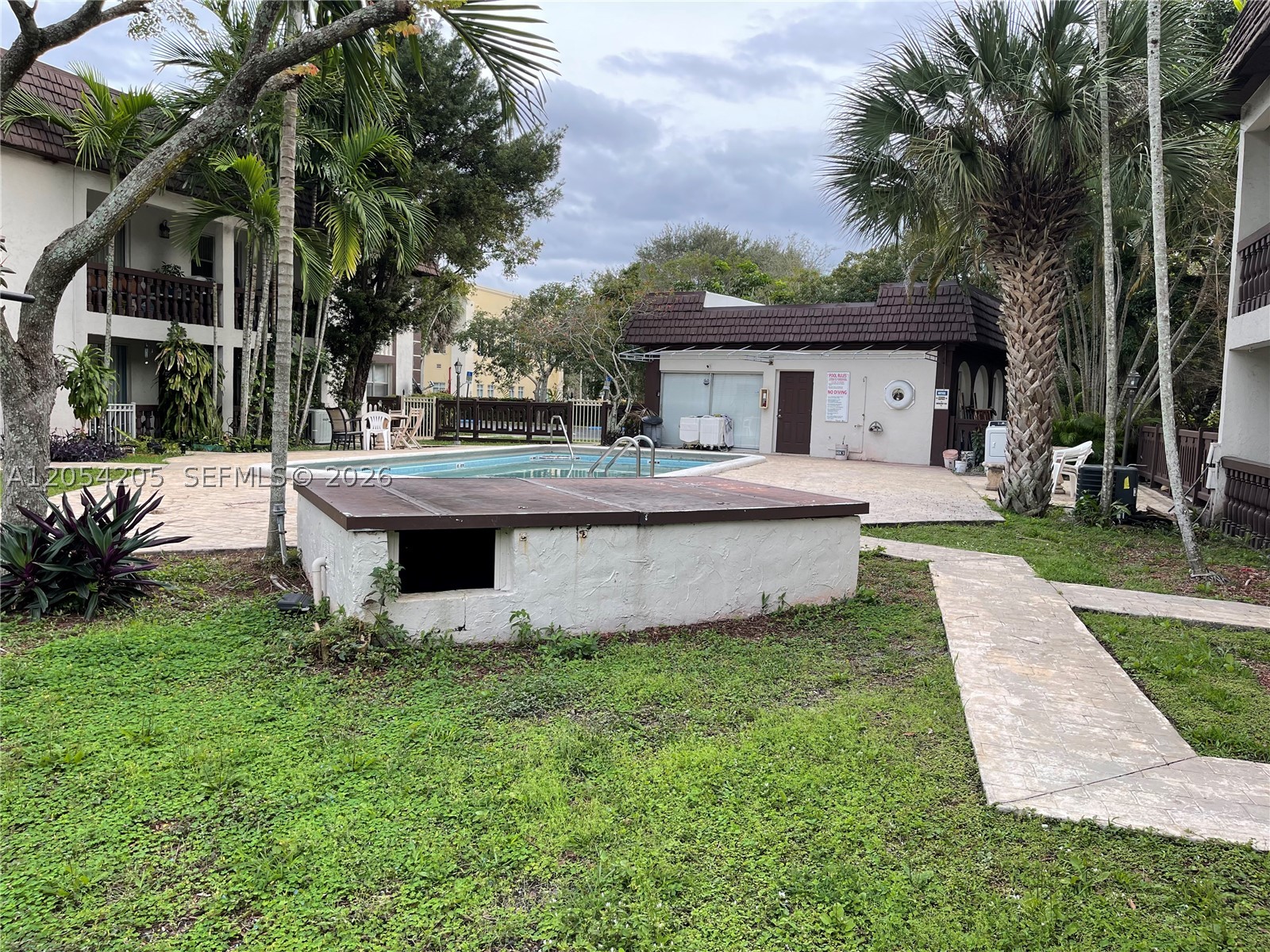 FOUNTAINS OF TAMARAC COND - Residential Lease
