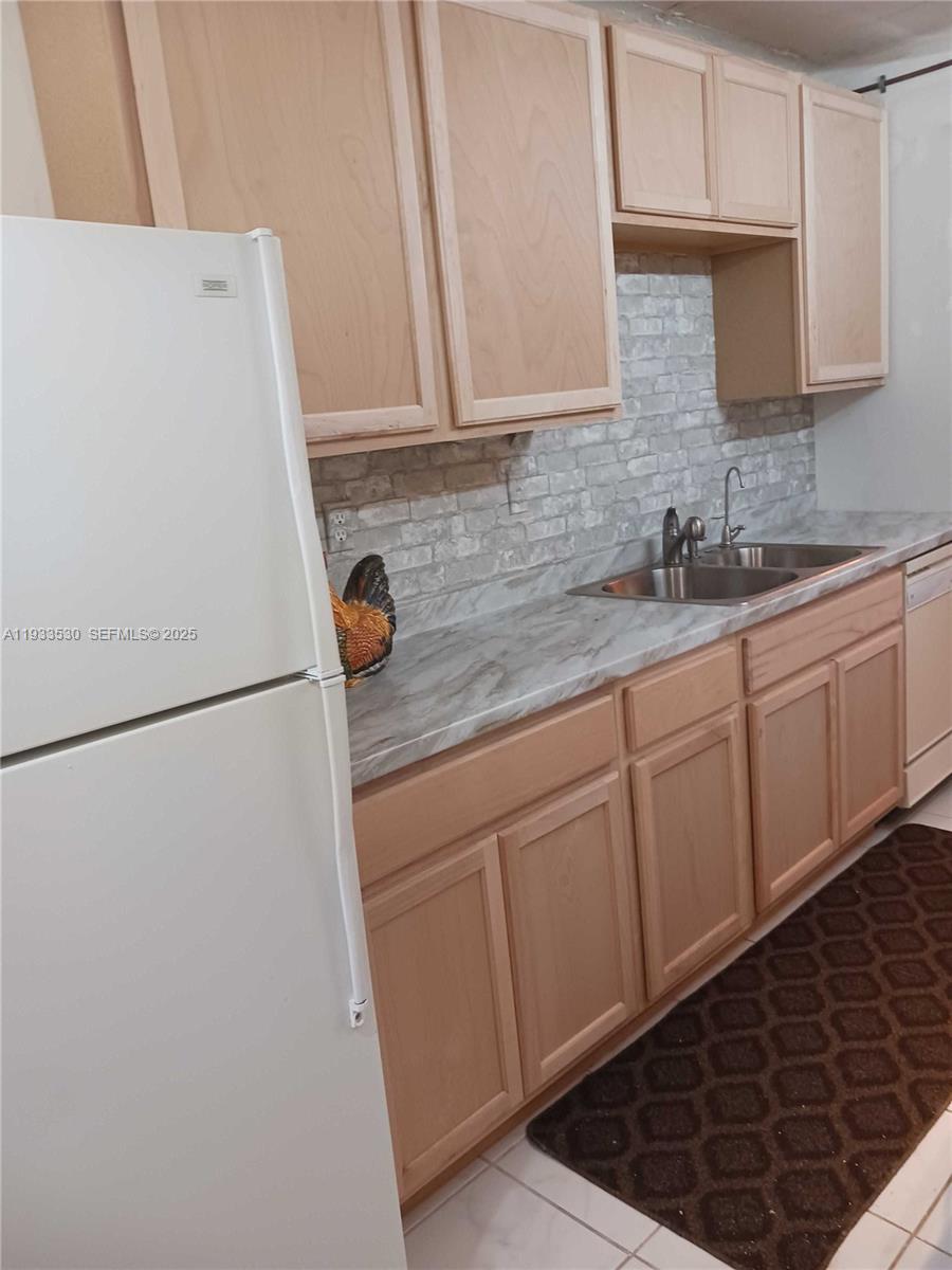 CYPRESS CHASE CONDO NO 2 - Residential