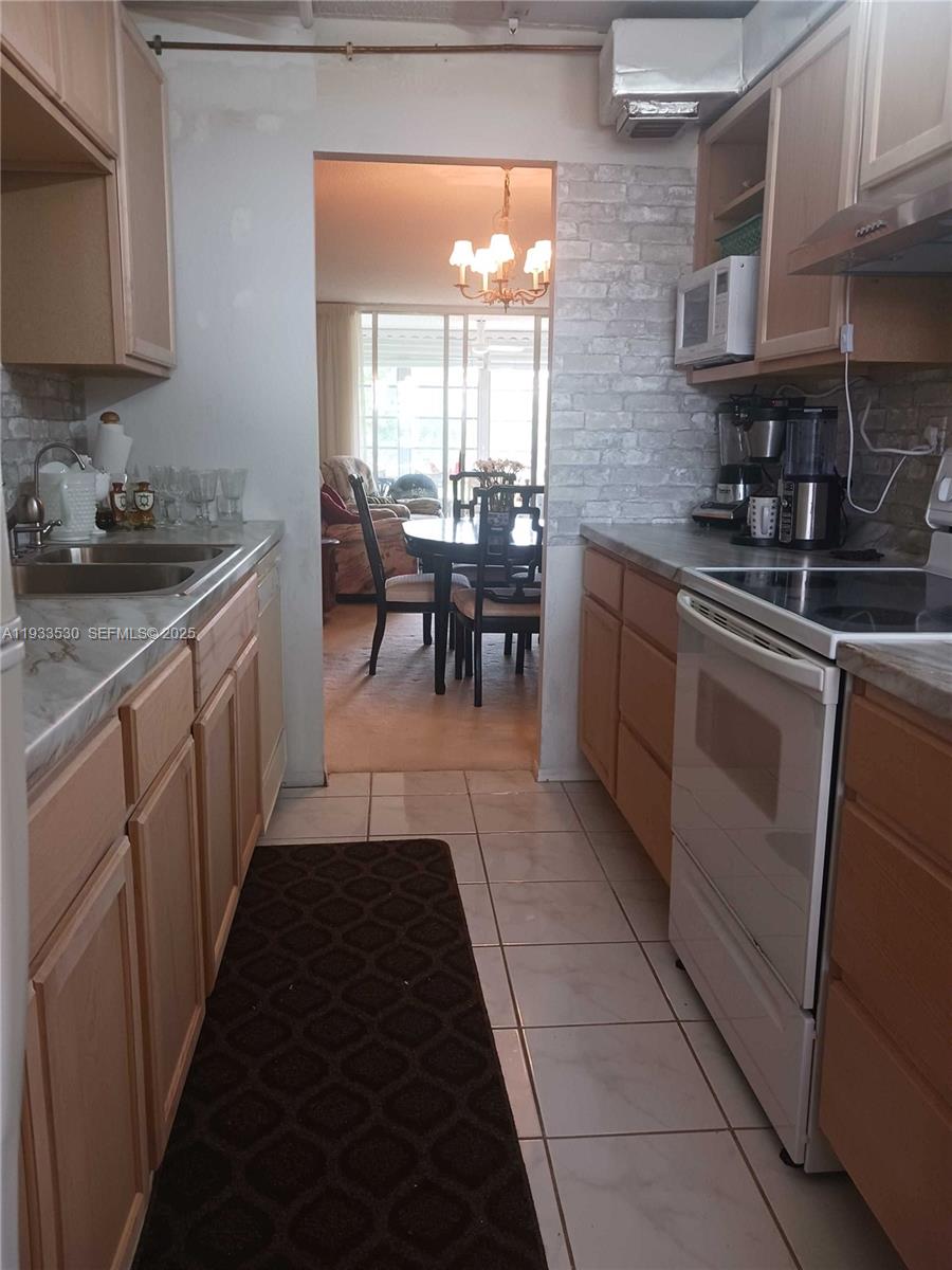 CYPRESS CHASE CONDO NO 2 - Residential