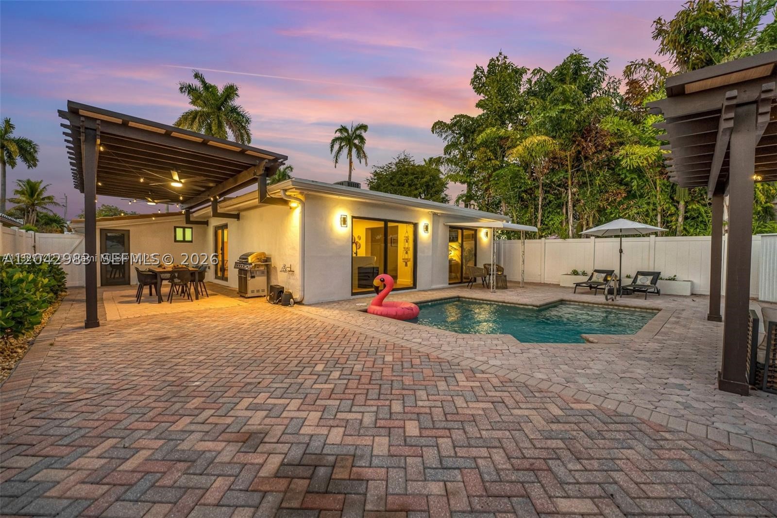 HOLLYWOOD HOMESITES SECON - Residential