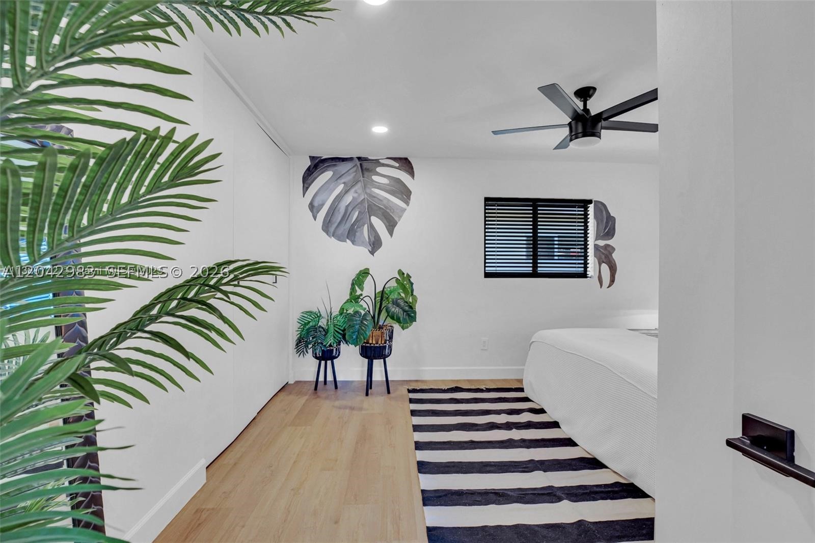 HOLLYWOOD HOMESITES SECON - Residential
