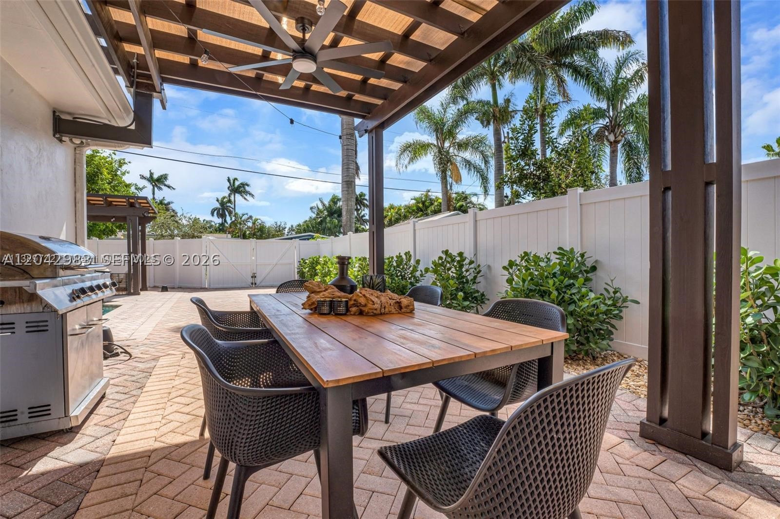 HOLLYWOOD HOMESITES SECON - Residential