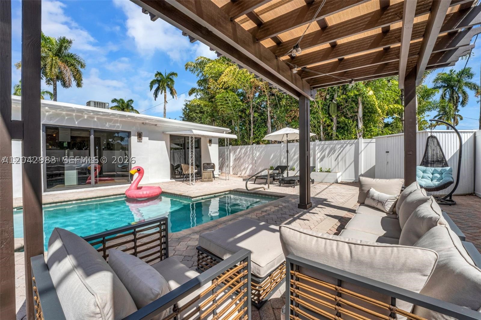 HOLLYWOOD HOMESITES SECON - Residential