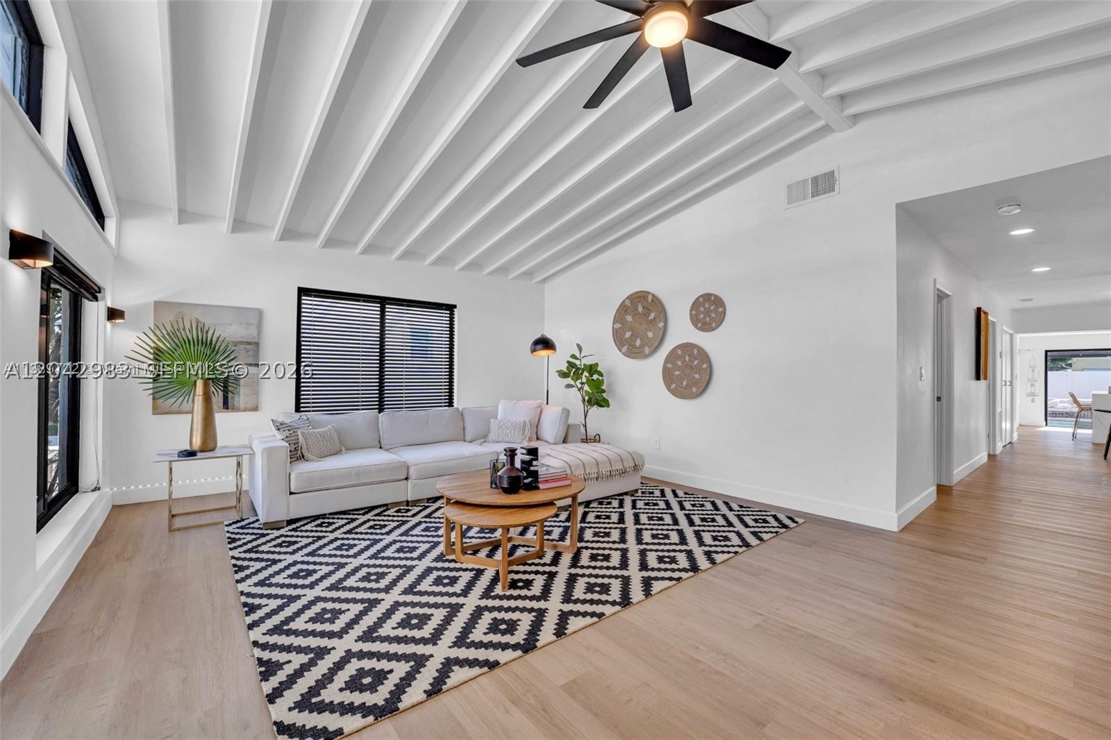 HOLLYWOOD HOMESITES SECON - Residential