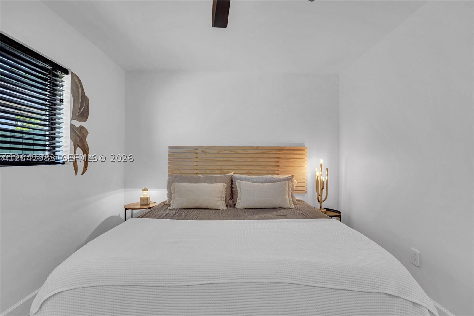 HOLLYWOOD HOMESITES SECON - Residential