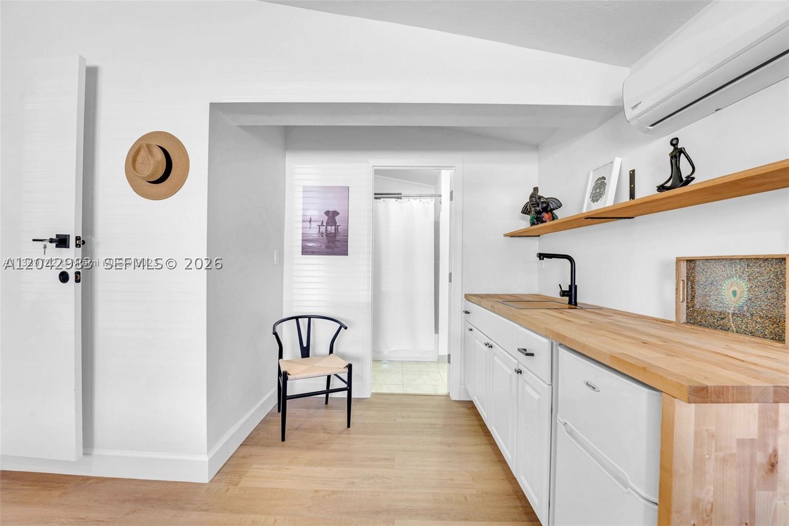 HOLLYWOOD HOMESITES SECON - Residential