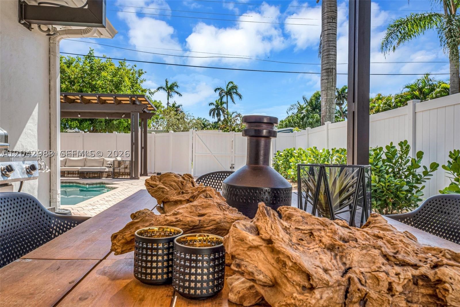 HOLLYWOOD HOMESITES SECON - Residential