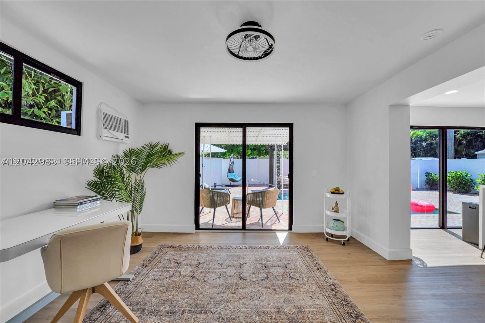 HOLLYWOOD HOMESITES SECON - Residential