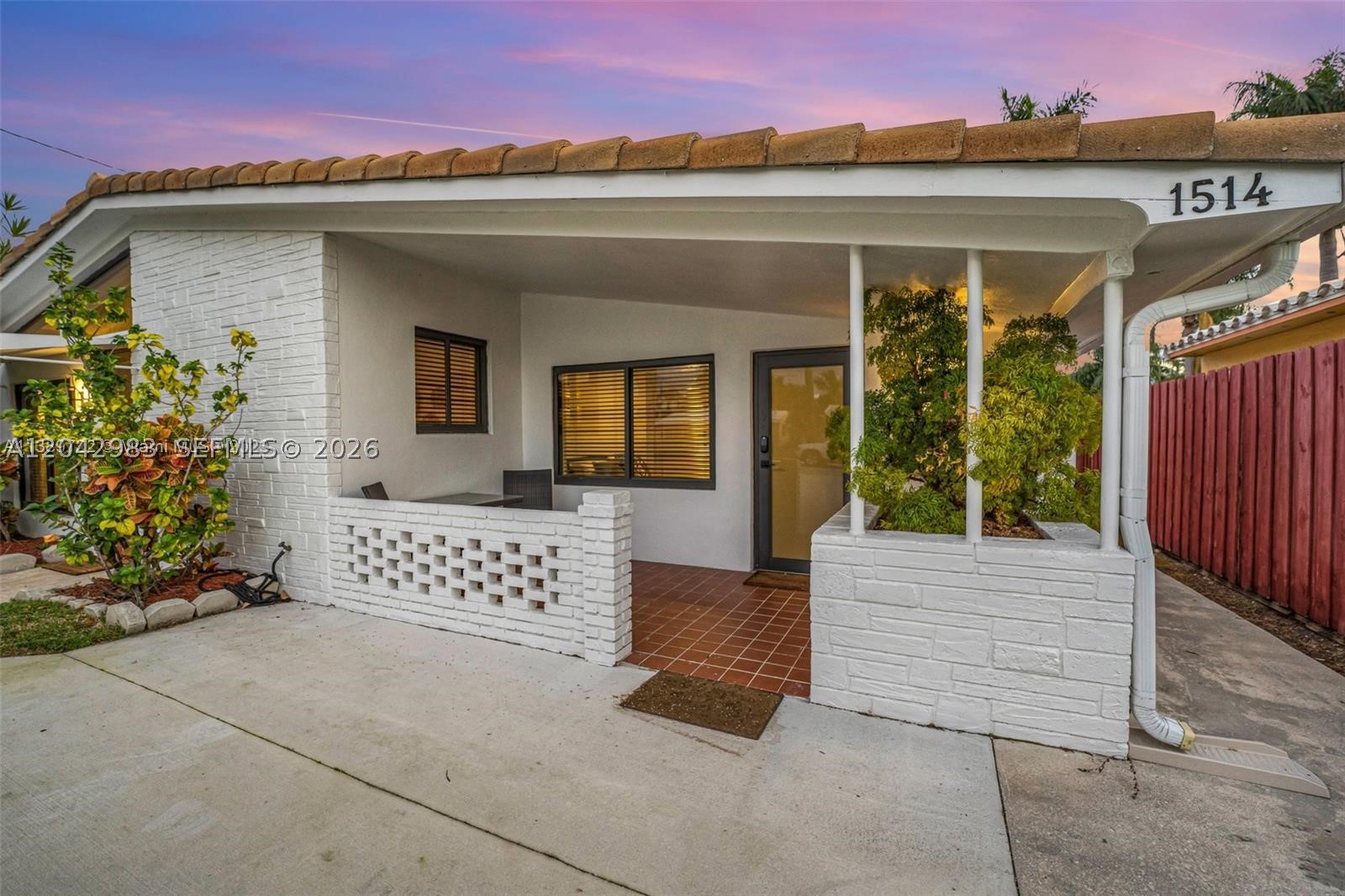 HOLLYWOOD HOMESITES SECON - Residential