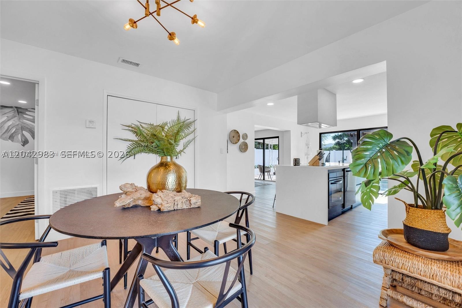 HOLLYWOOD HOMESITES SECON - Residential