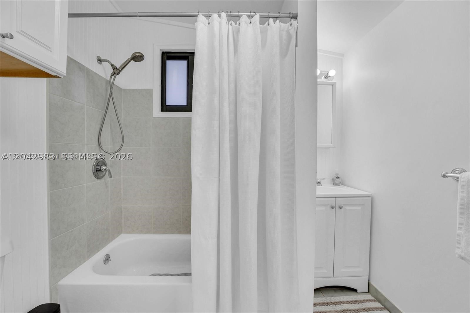 HOLLYWOOD HOMESITES SECON - Residential