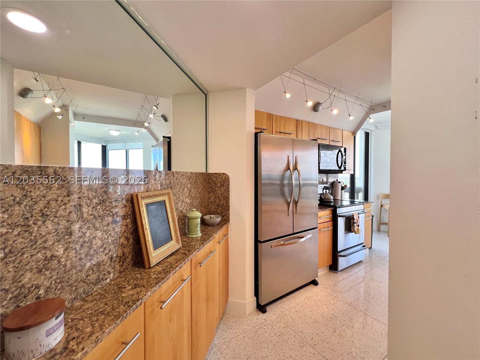1000 ISL BLVD WILLIAMS IS - Residential