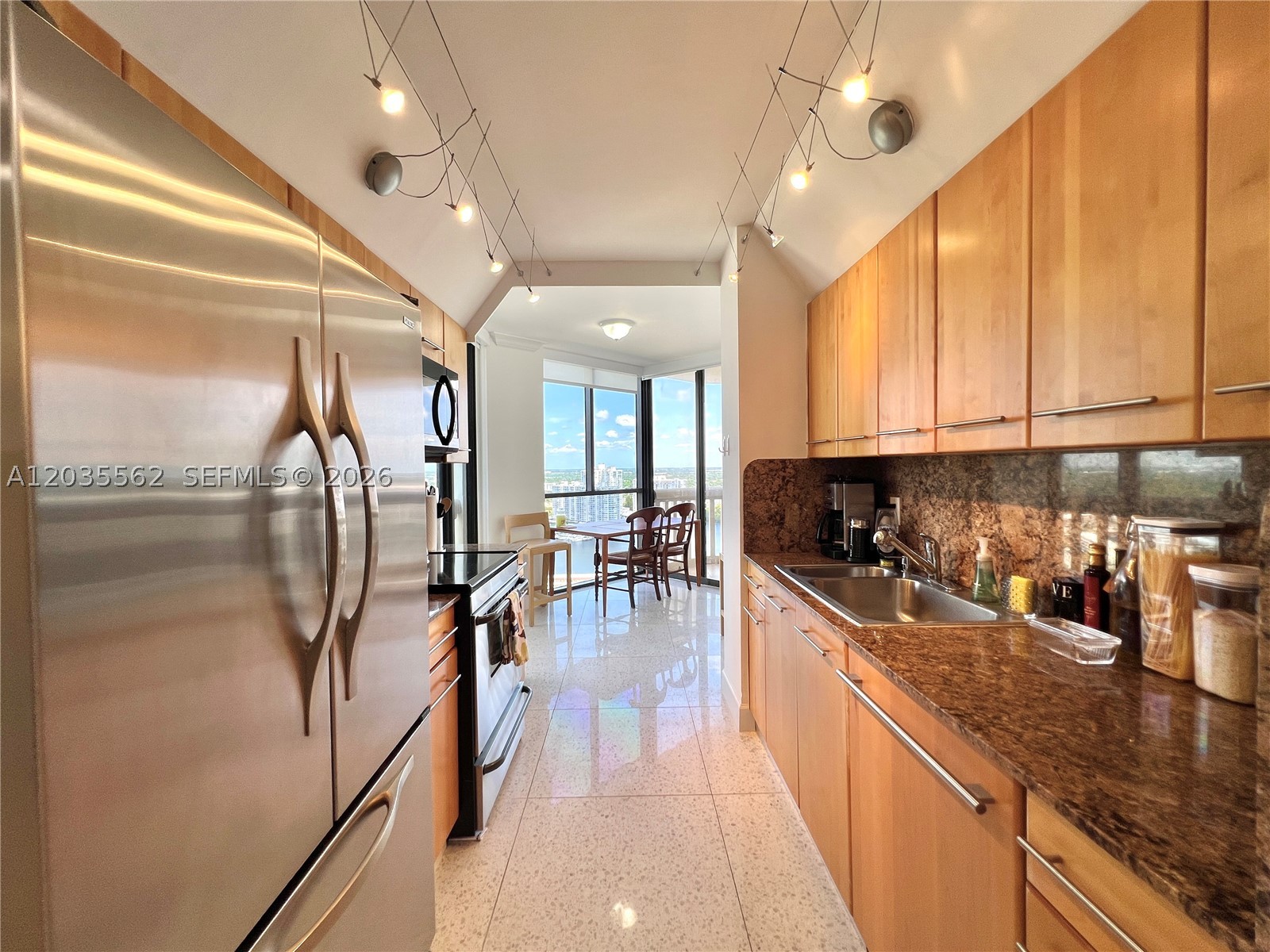 1000 ISL BLVD WILLIAMS IS - Residential