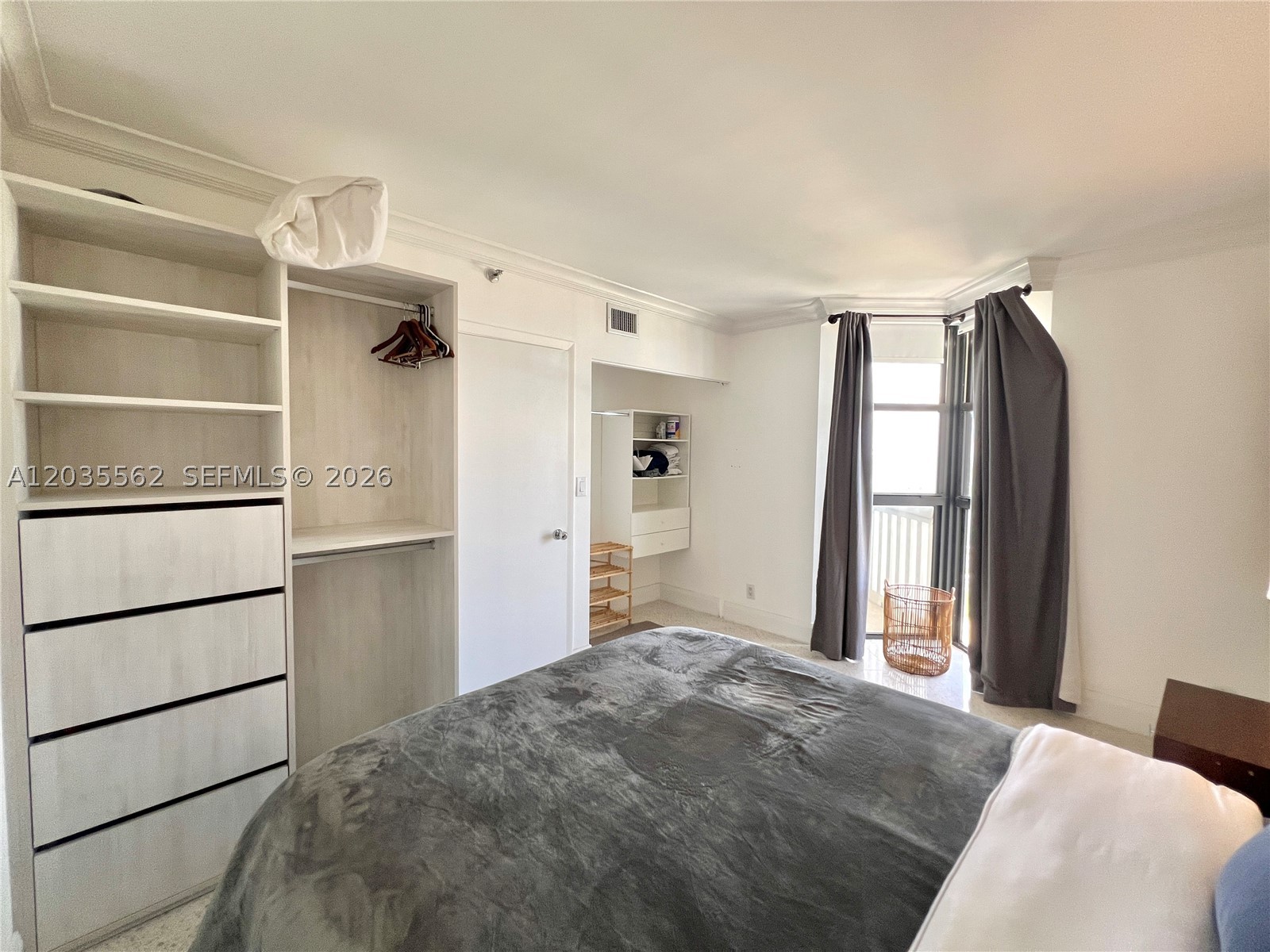 1000 ISL BLVD WILLIAMS IS - Residential