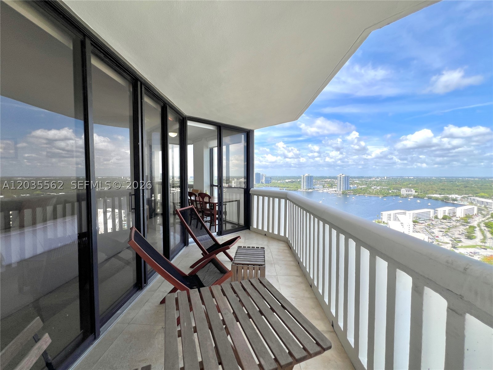 1000 ISL BLVD WILLIAMS IS - Residential