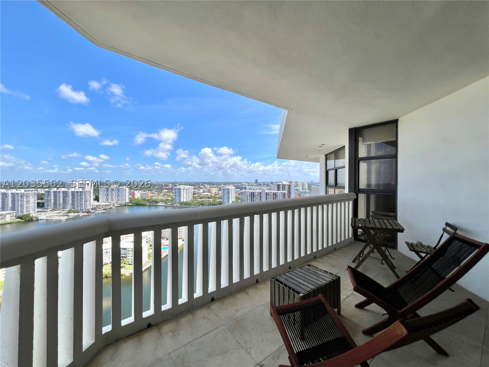 1000 ISL BLVD WILLIAMS IS - Residential