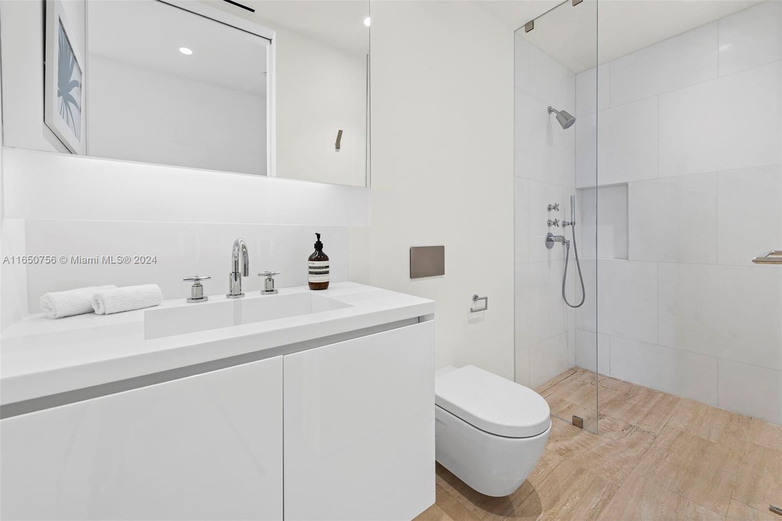 SURF CLUB CONDO - Residential