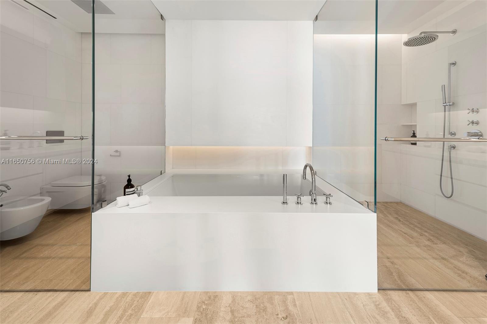 SURF CLUB CONDO - Residential