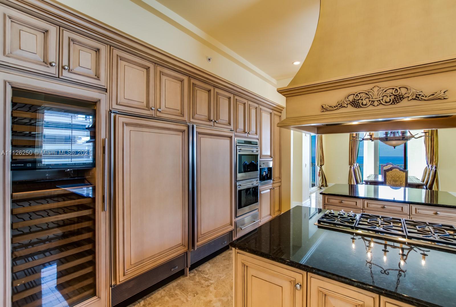 ONE SINGER ISLAND CONDO - Residential