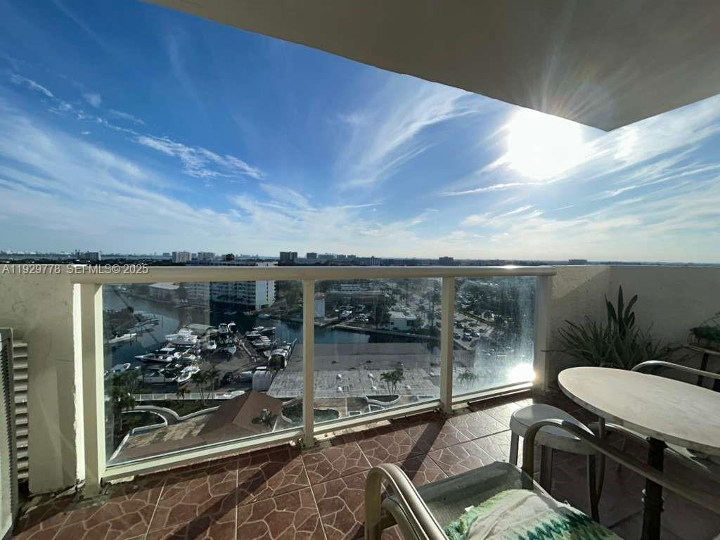 SAILBOAT CAY CONDO - Residential