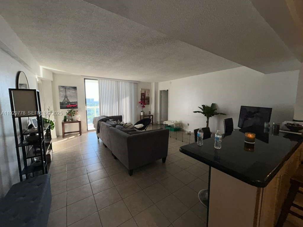 SAILBOAT CAY CONDO - Residential