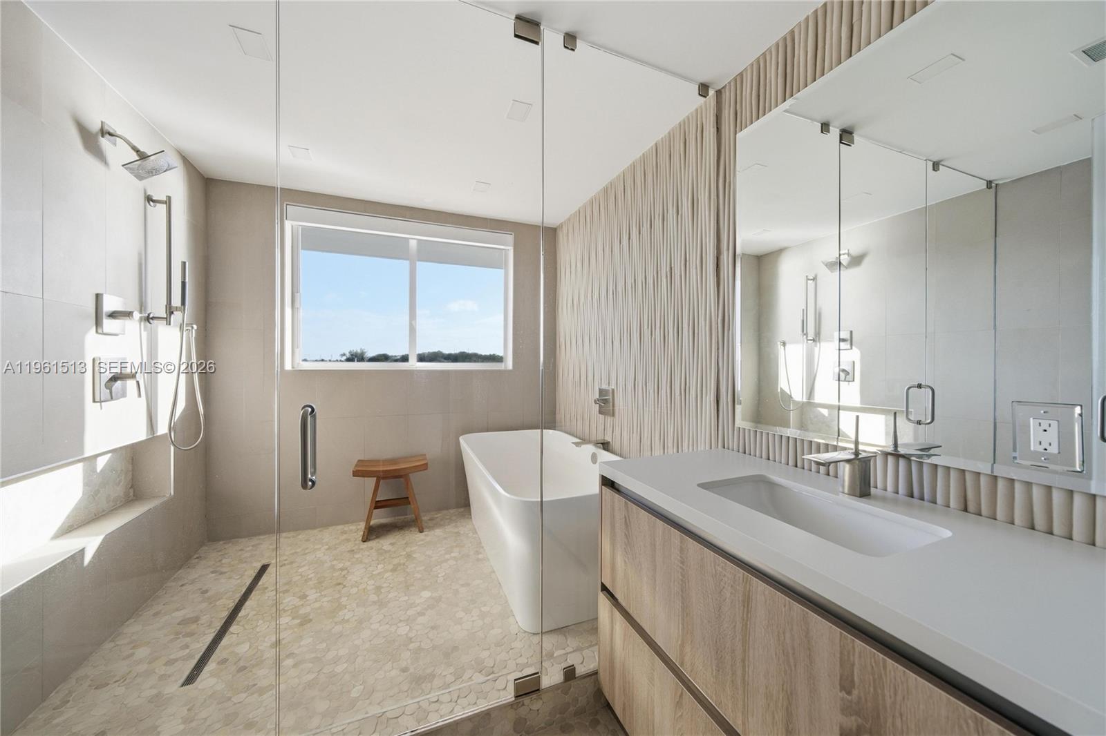 ONE THOUSAND VENETIAN WAY - Residential