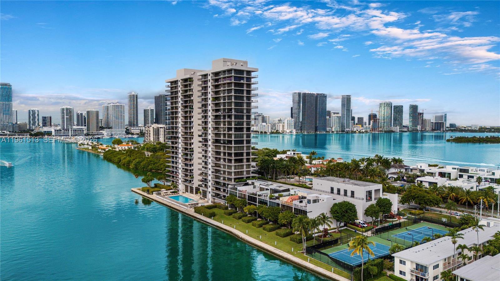 ONE THOUSAND VENETIAN WAY - Residential