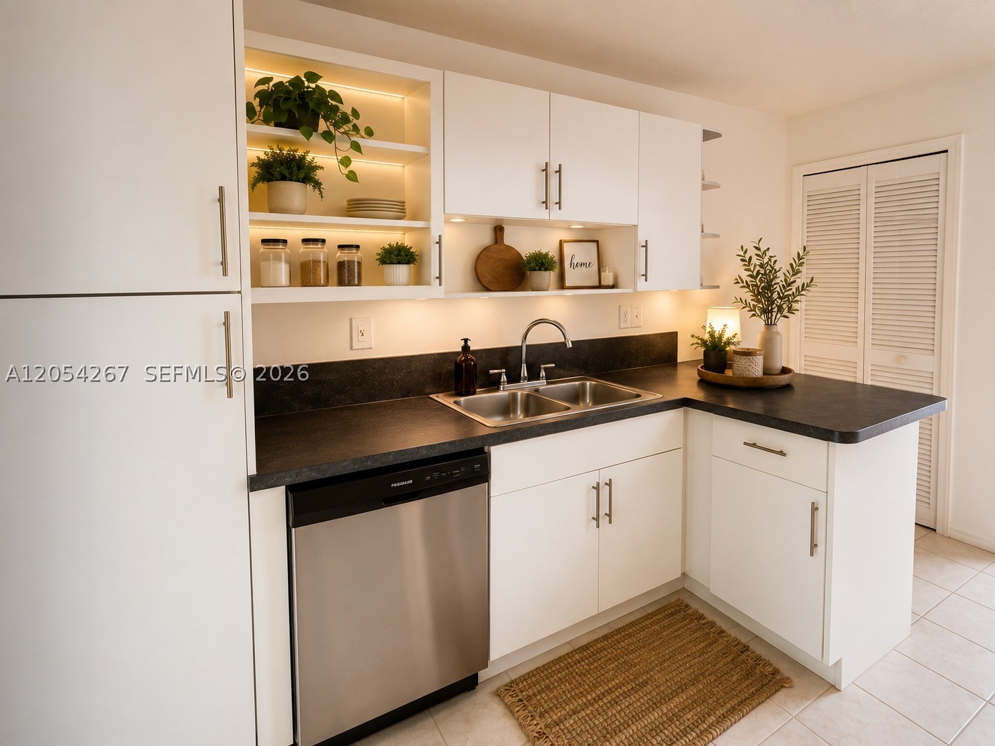 CONQUISTADOR VILLAS CONDO - Residential Lease