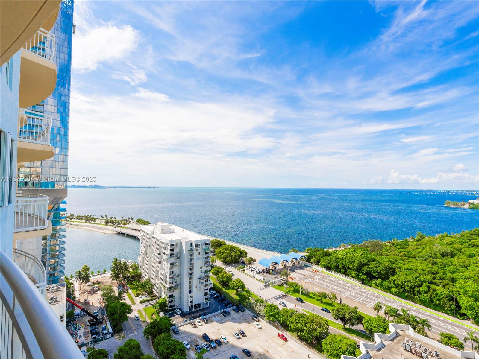 THE METROPOLITAN CONDO - Residential Lease
