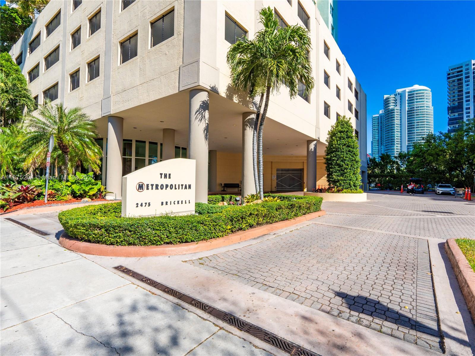 THE METROPOLITAN CONDO - Residential Lease